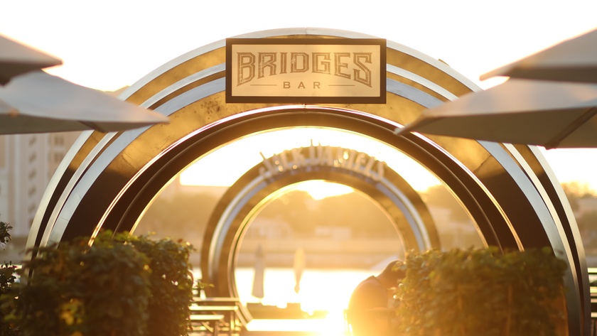 Bridges Bar